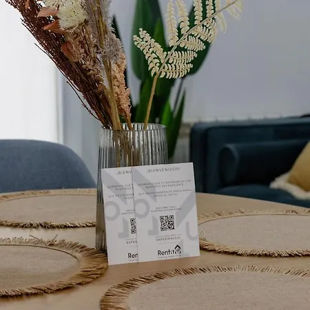 Your Luxury Getaway In Downtown Apartment