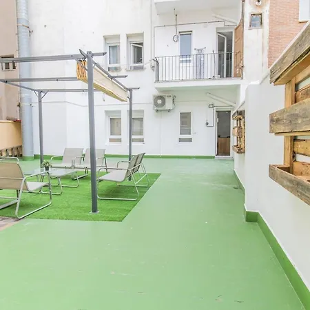 Your Luxury Getaway In Downtown Apartment